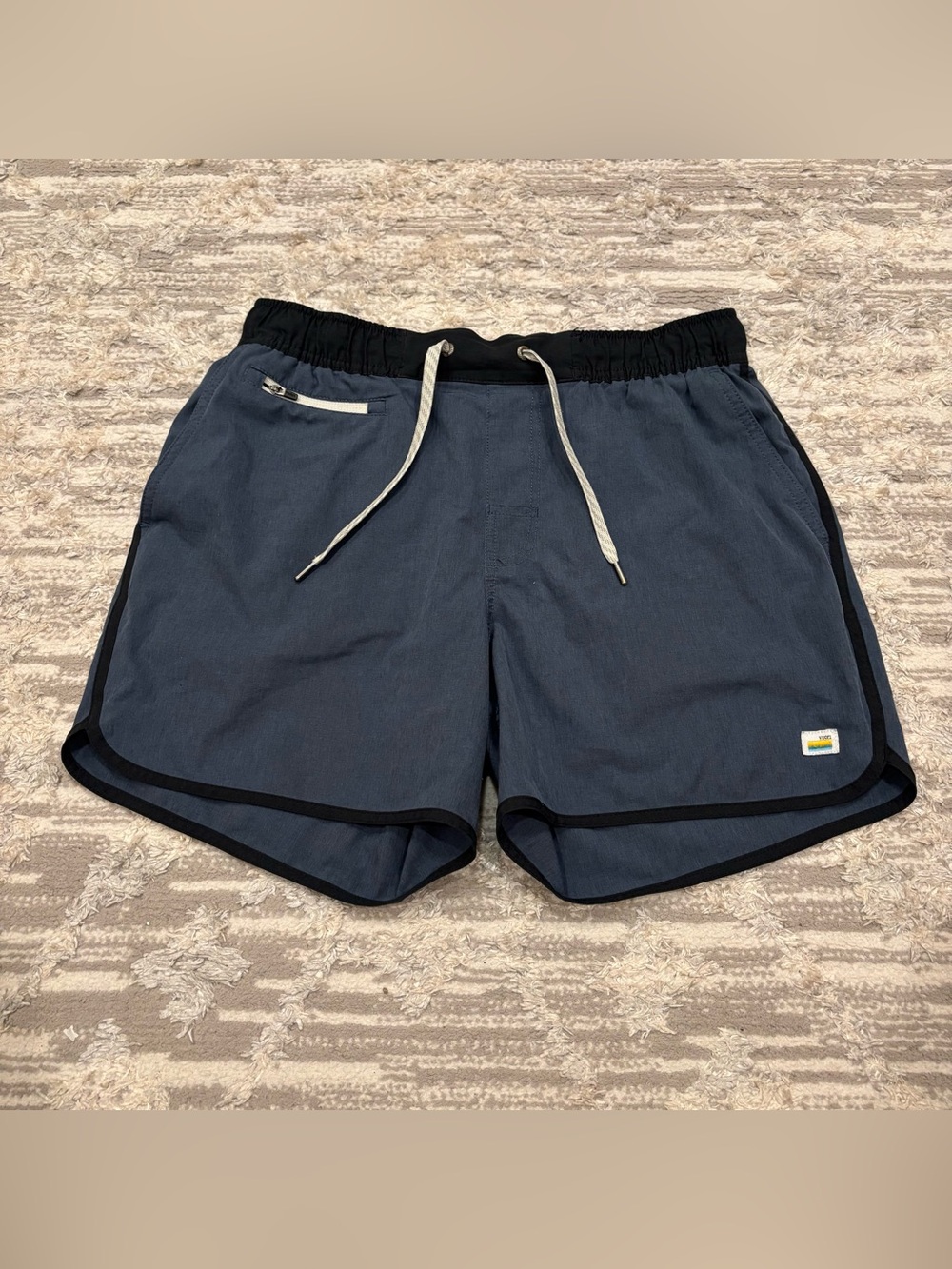 Vuori Banks Shorts 5” Men's Medium Performance Stretch Comfort Athletic Run
